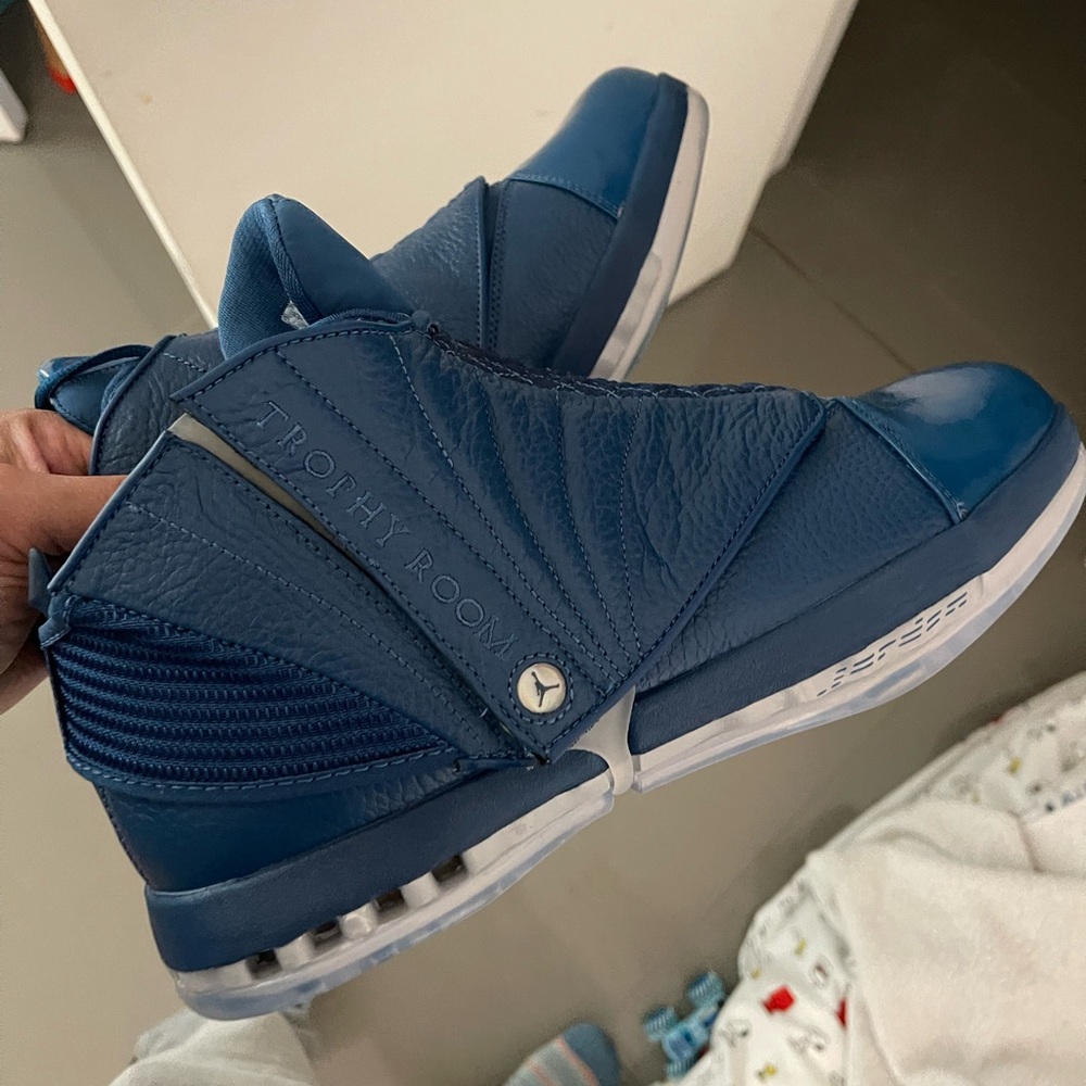 New Jordan 16 trophy room size 12
